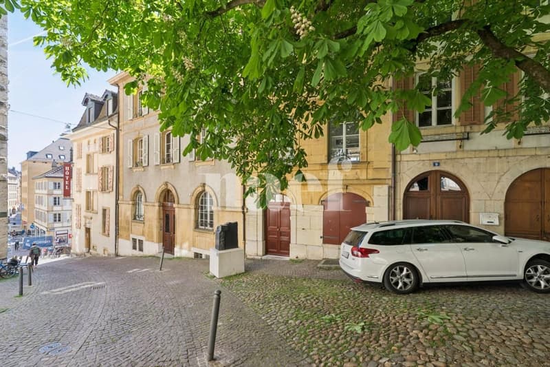 À louer  Local commercial dexception au cur de Neuchâtel (12)