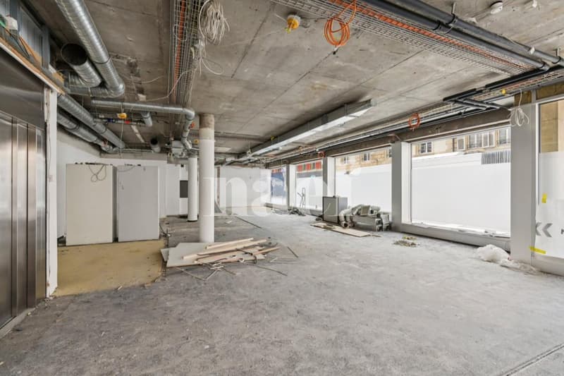 Nouveau commerce disponible en travaux (4)