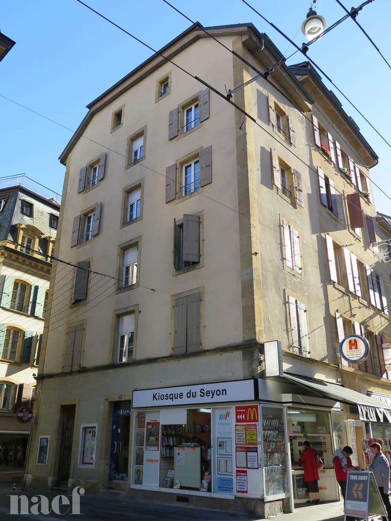 Appartement situé au centre ville, dans la zone piétonne. (1)