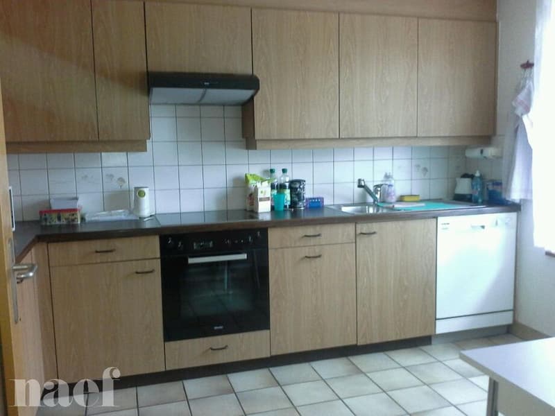 Bell appartement de 3.5 pièces situé dans quartier calme (2)