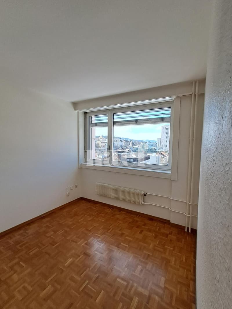 Negozio di 36 m2 all'8° piano con ascensore (3)