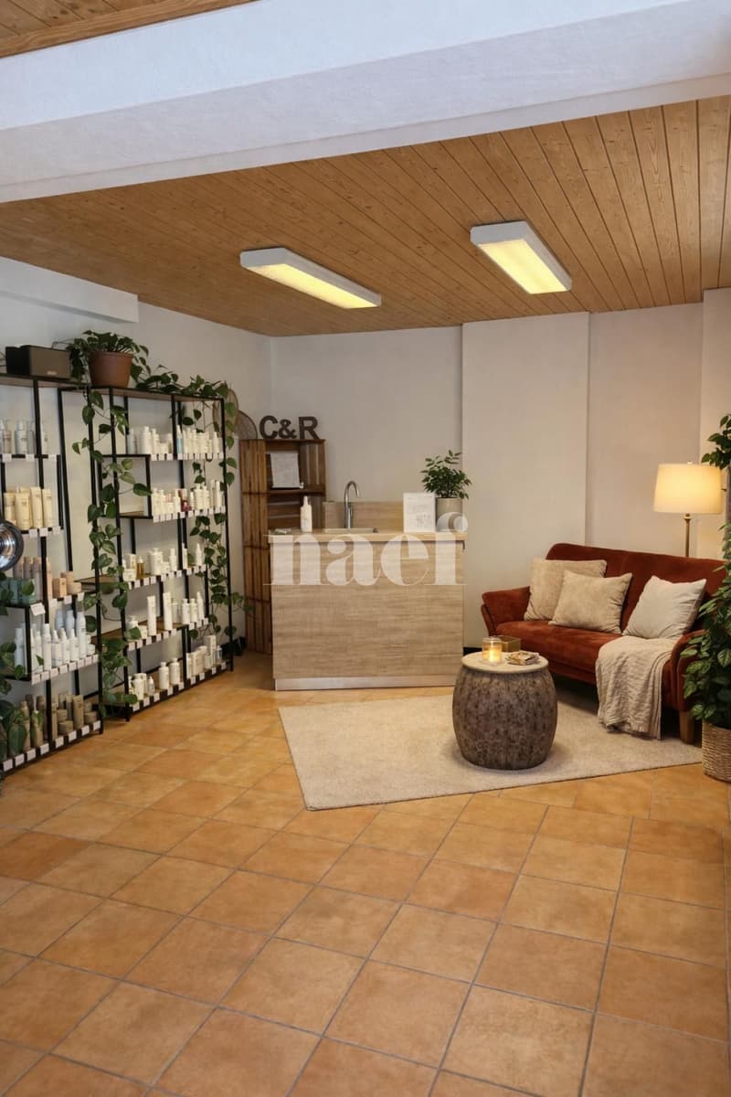 Commercial premises with window and independent entrance (2)