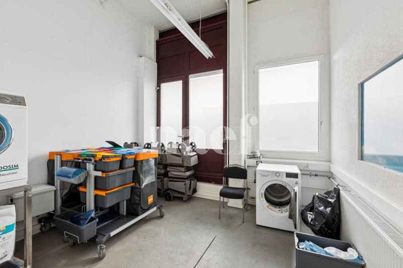 Nouvelle surface commerciale disponible de 380 m2 (5)
