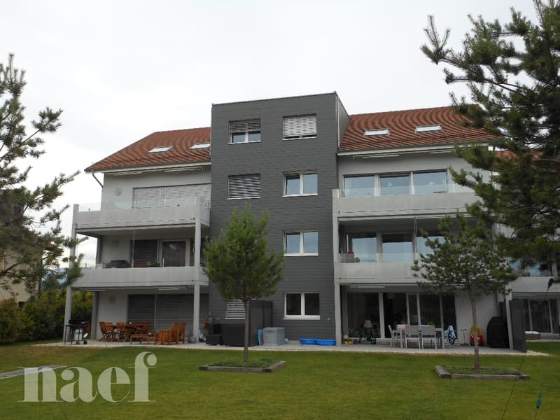 Au centre du village - Bel appartement traversant de 3 pièces au 2ème étage avec grand balcon (2)