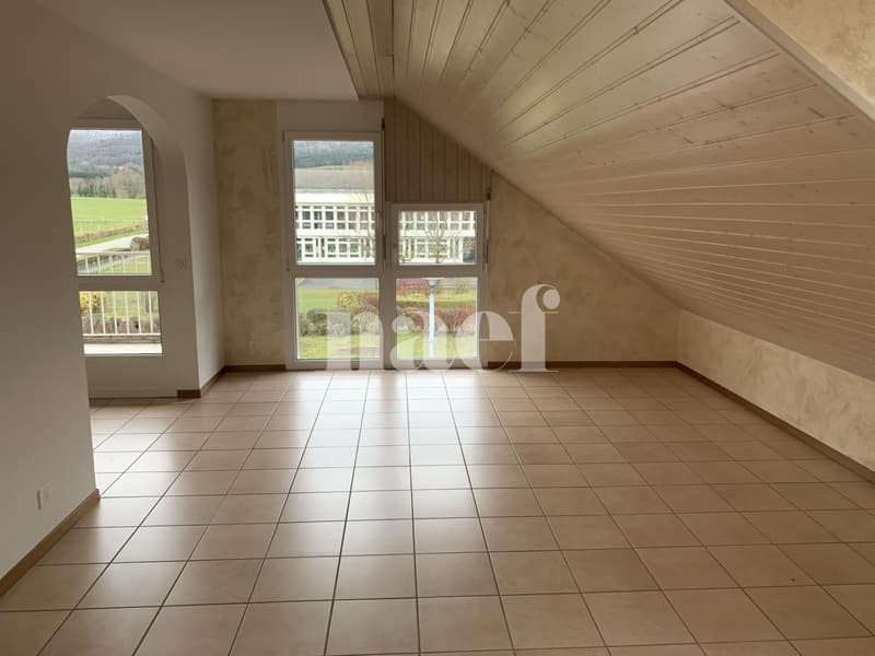 Appartamento di 2,5 locali di ca. 67m2 al 2° piano con balcone e bella vista del Jura (3)