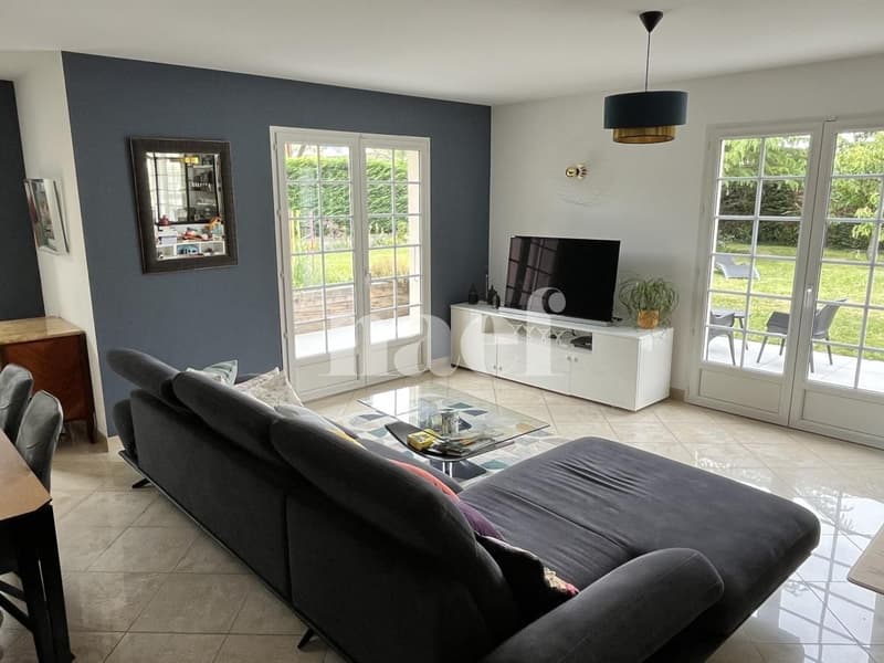 Beautiful 5.5-room villa with pergola and beautiful garden (3)