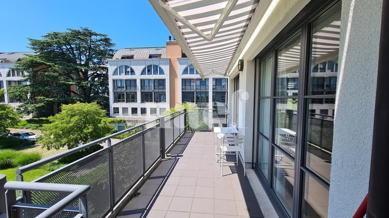 Spacious 5.5-room apartment of approx. 157 m2 on the 2nd floor with balcony (1)