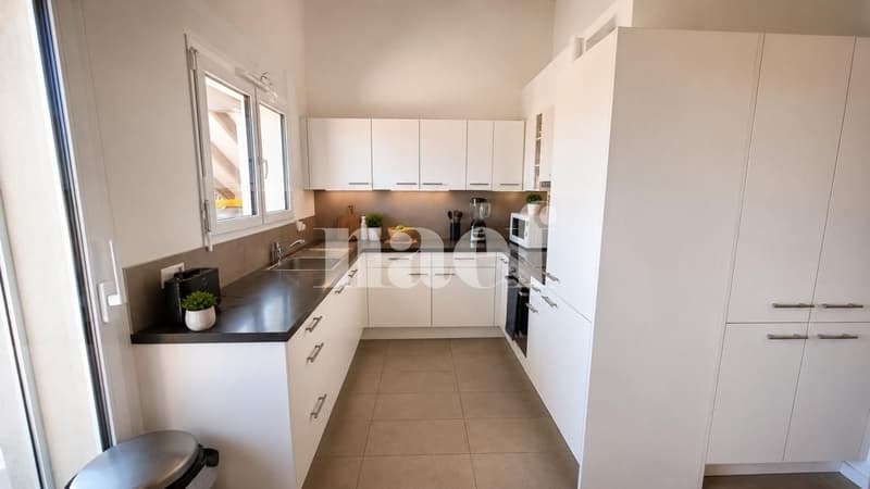 Beautiful 4-room attic apartment with large balcony and lake view (2)