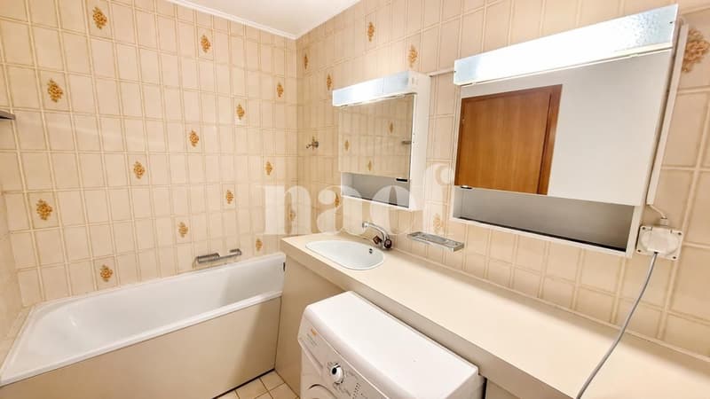 Appartement de 4 pièces au 1er étage avec 2 balcons (7)