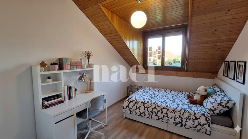 Schöne Doppelhaushälfte mit 5 Zimmern, Terrasse und großem umzäunten Garten (3)