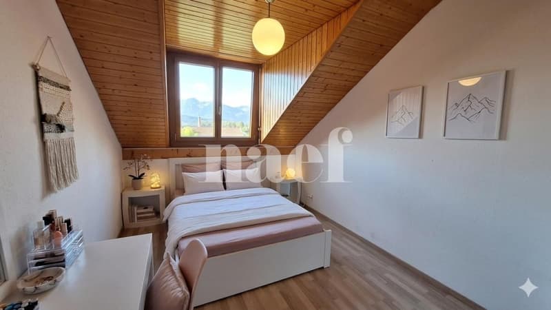 Schöne Doppelhaushälfte mit 5 Zimmern, Terrasse und großem umzäunten Garten (5)