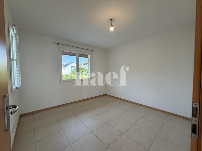 Duplex di 4.5 locali in un ambiente tranquillo, a due passi dal lago, contratto di locazione a termine (1 anno) (9)