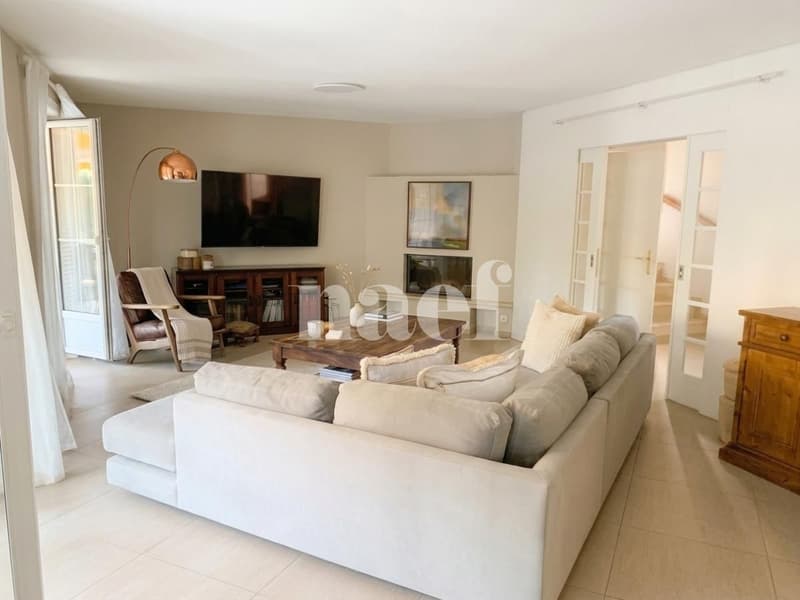 Beautiful adjacent villa with 6.5 rooms and garden (3)