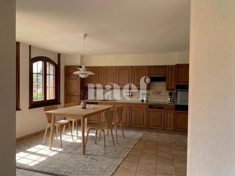 Vier-Zimmer-Wohnung im 1. Stock mit Balkon (2)