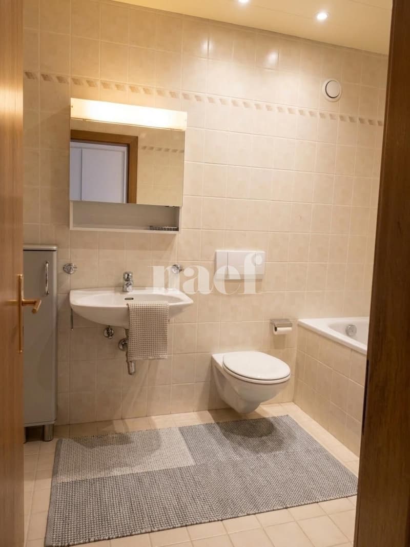 Vier-Zimmer-Wohnung im 1. Stock mit Balkon (7)