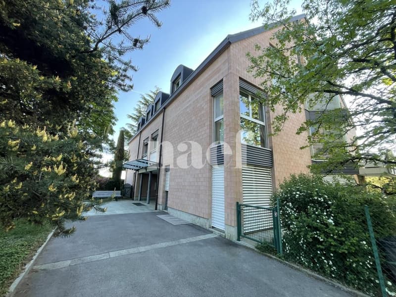 Grand local/dépôt chauffé au sous-sol avec kitchenette et wc (4)