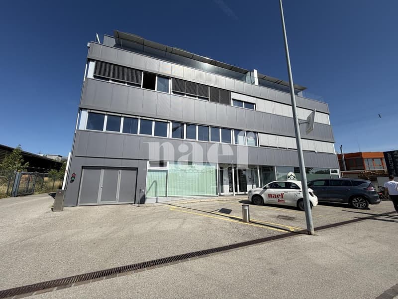 Surface commerciale d'env. 160m2 au 2ème étage (1)