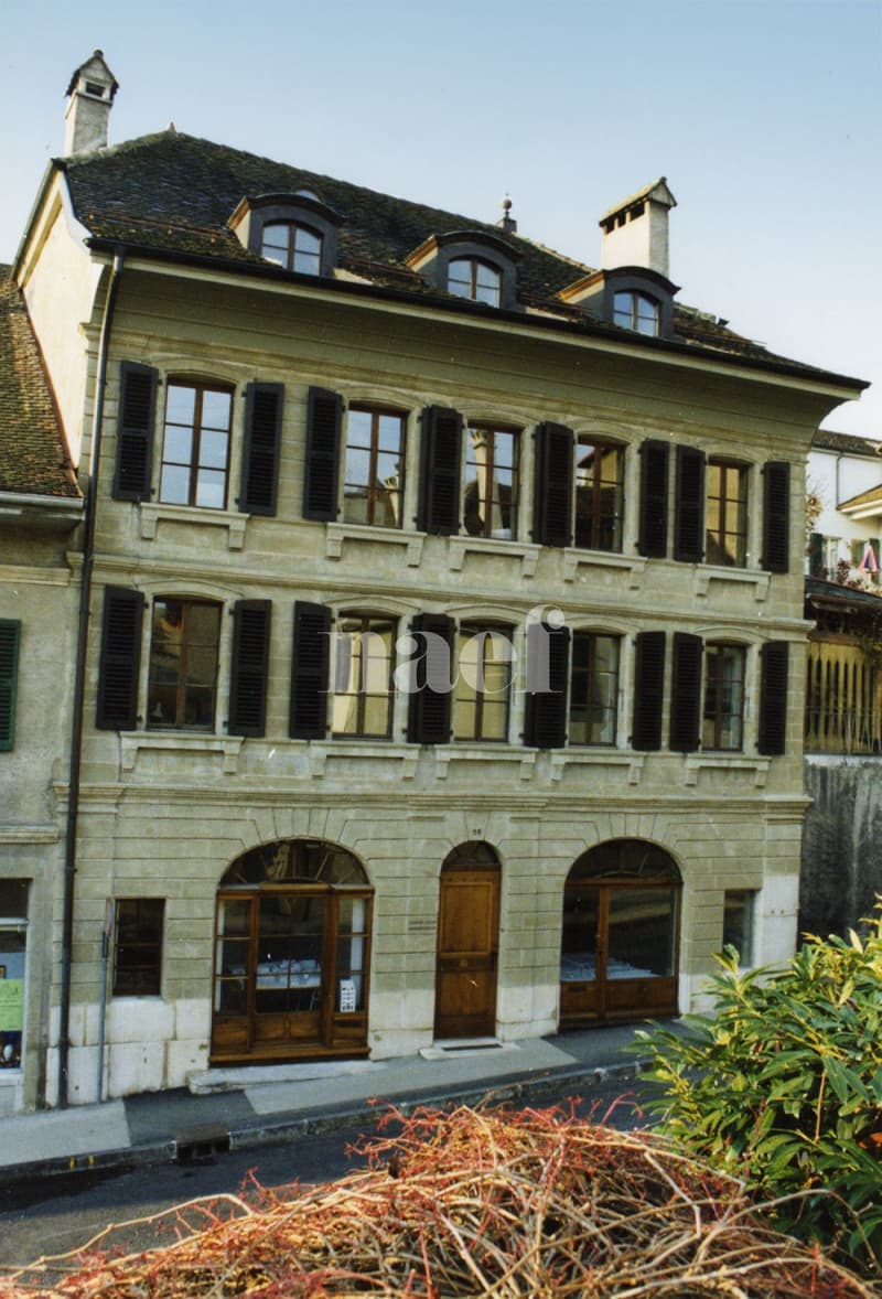 Au coeur de Nyon - Belle bâtisse avec nombreux bureaux et vue sur le Château/lac (2)