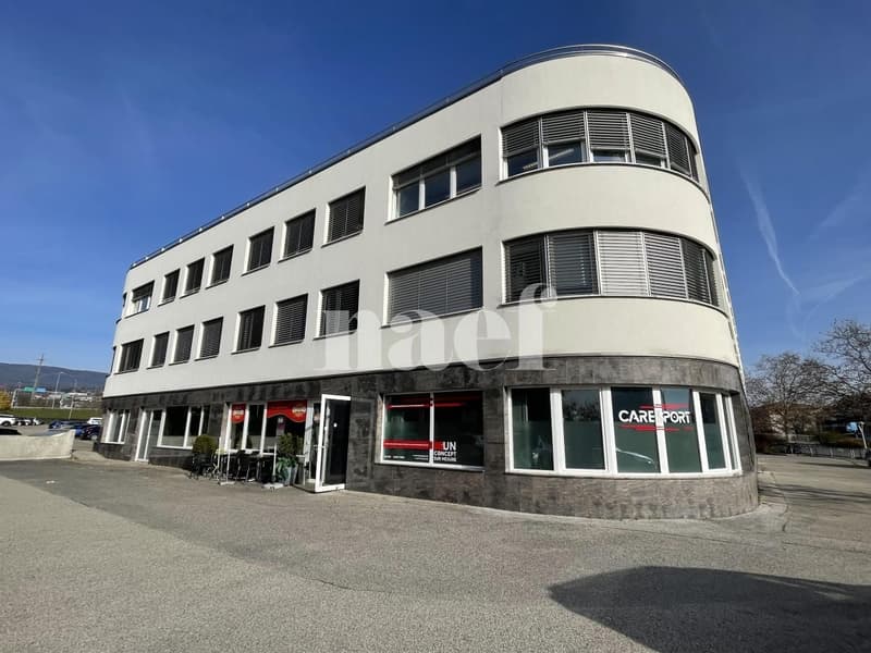 Centre Les Tuillières - Lumineuse surface d'env. 122m2 modulables au 2ème étage d'un immeuble commercial (6)