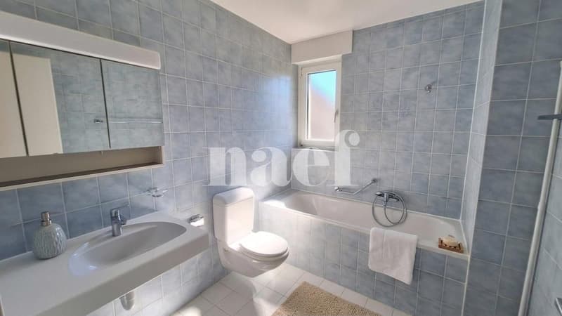 Bel appartement de 3 pièces d'env. 85m2 au 1er étage avec balcon (7)