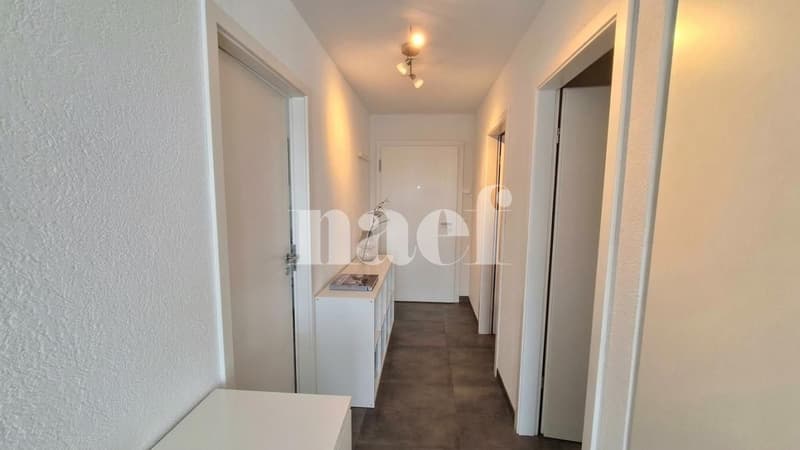Bel appartement de 3.5 pièces au 1er étage avec grand balcon (6)