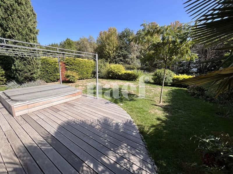 Bel appartement en triplex de 6.5 pièces avec terrasse et jardin (9)