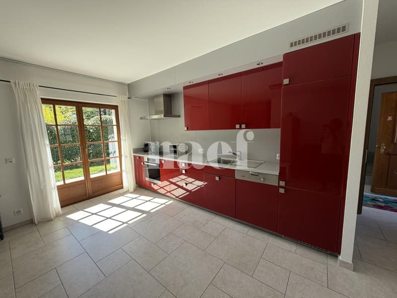 Magnifique propriété individuelle avec dépendances et un beau jardin arboré avec jacuzzi (11)