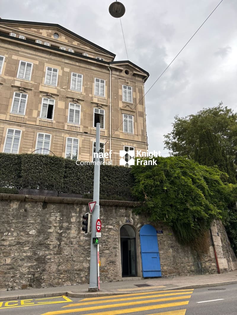 Arcade/ galerie d'exception : Place des Casemates 5 (1)