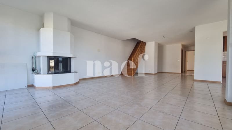 Geräumige 5.5-Zimmer-Wohnung im 3. Stock (2)