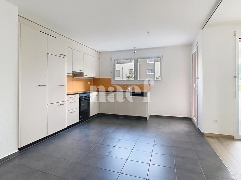 In a residential area, spacious and bright accommodation (3)