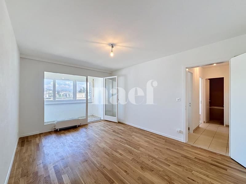 Zweizimmerwohnung im 9. Stock (3)