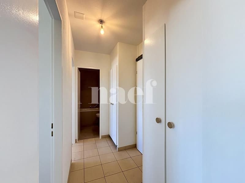 Zweizimmerwohnung im 9. Stock (2)