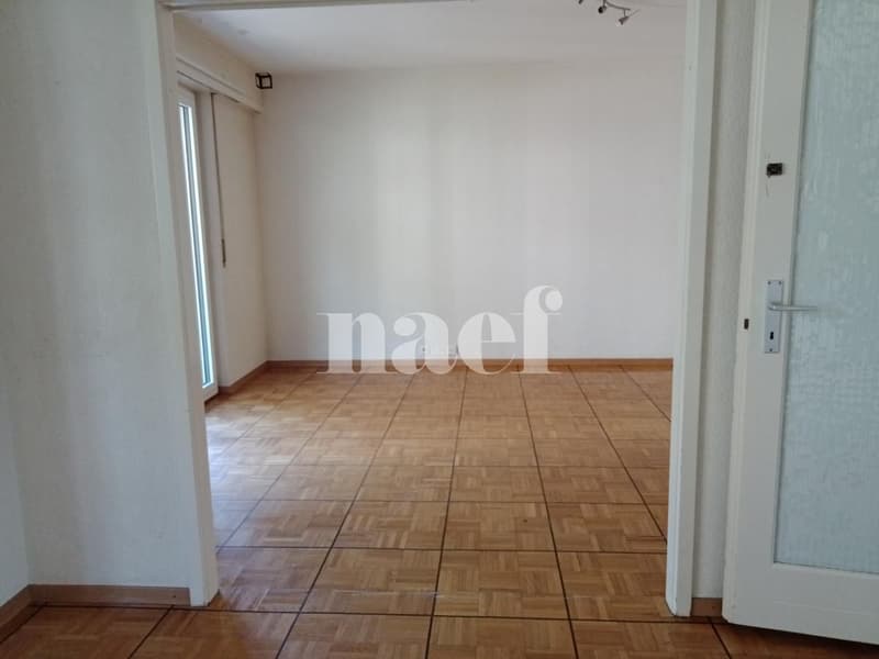 Wohnung mit 4,5 Zimmern im 2. Stock (4)