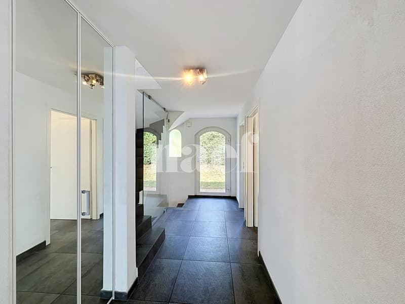 Magnifique villa familiale avec jardin, terrasses et garage double (7)