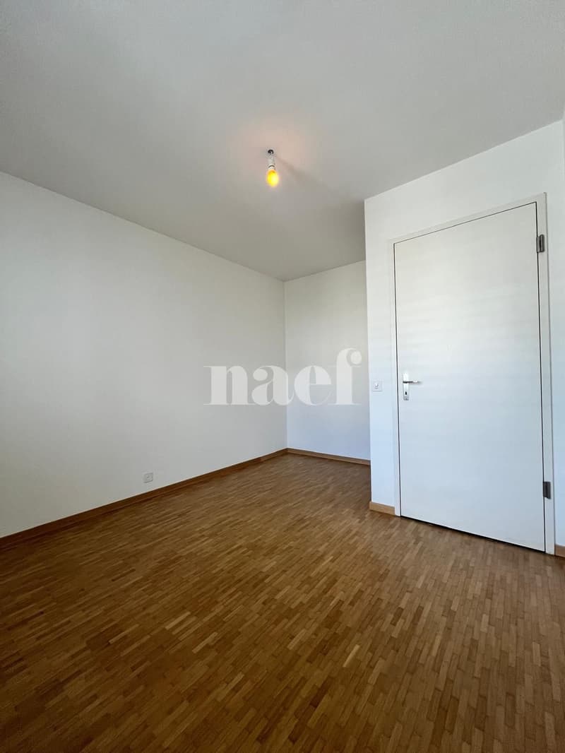 Two minutes from the train station and city center (7)