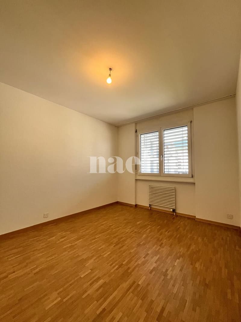Two minutes from the train station and city center (6)