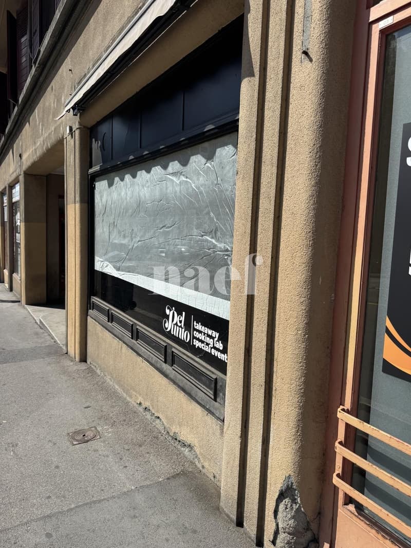 Arcade commerciale de 19 m² à louer Rue de la Borde (5)