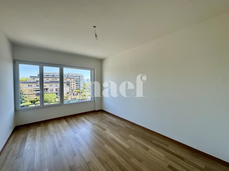 Bright and spacious 6-room apartment with large terrace (7)