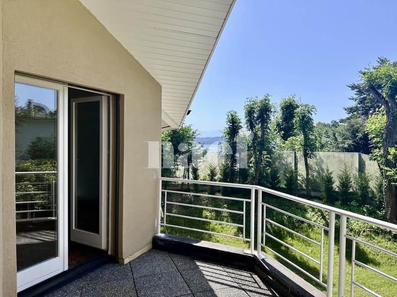 Incantevole villa a schiera con veranda e giardino a Genthod (9)