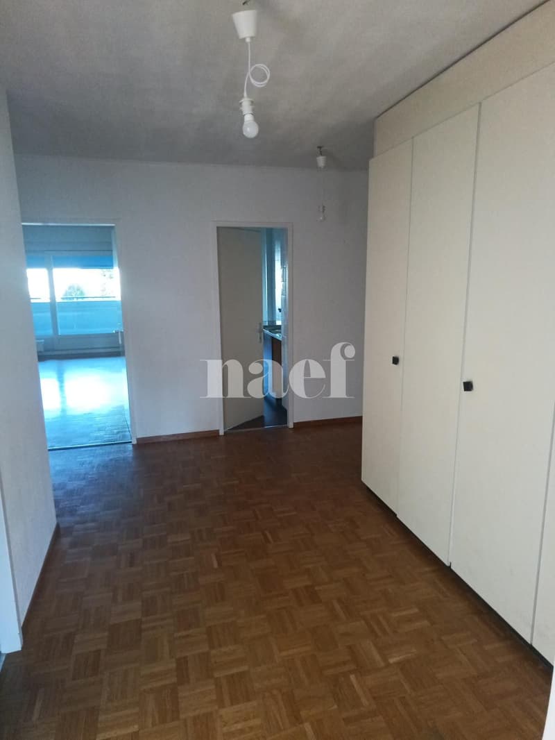 Grand appartement avec balcon ! (2)