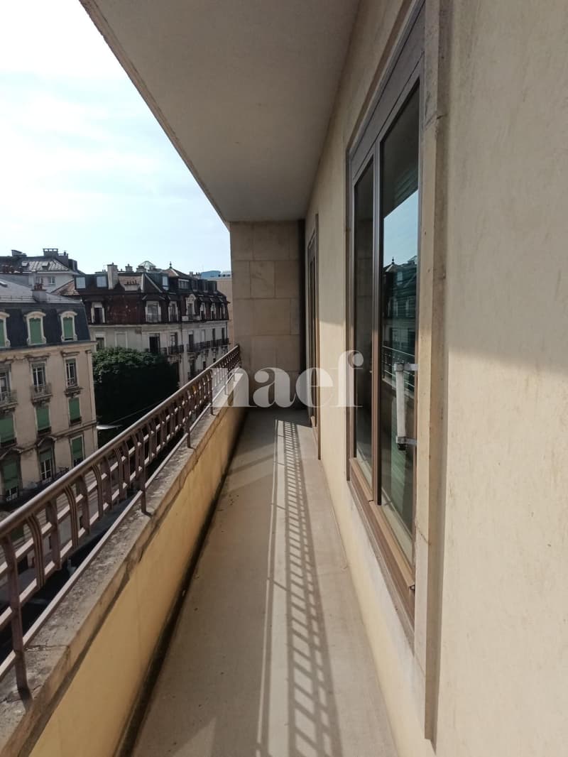 Spacieux et lumineux appartement en plein cur de Genève (13)