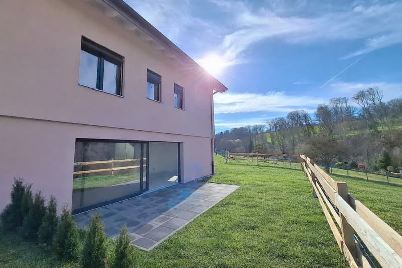 La vostra nuova villa familiare per giugno 2026! Non aspettate oltre per visitarla. (1)