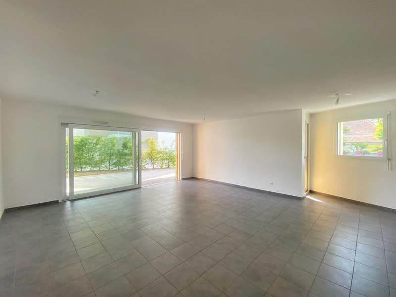 Disponibile subito, recente con giardino! (6)
