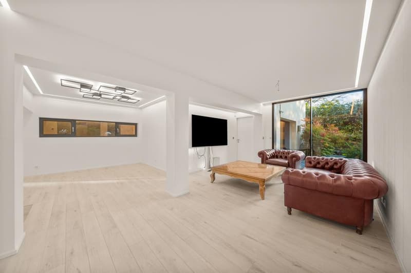 Beautiful townhouse with garden and pool in the heart of Chailly (10)