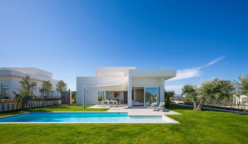 SPLENDID LUXURY VILLA CLOSE TO GOLF (2)