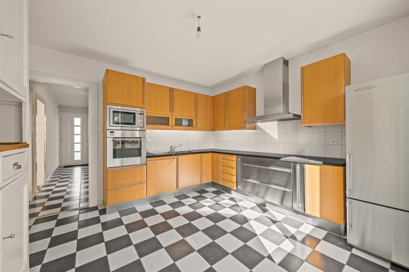 Timeless elegance and privileged living in Lausanne (9)