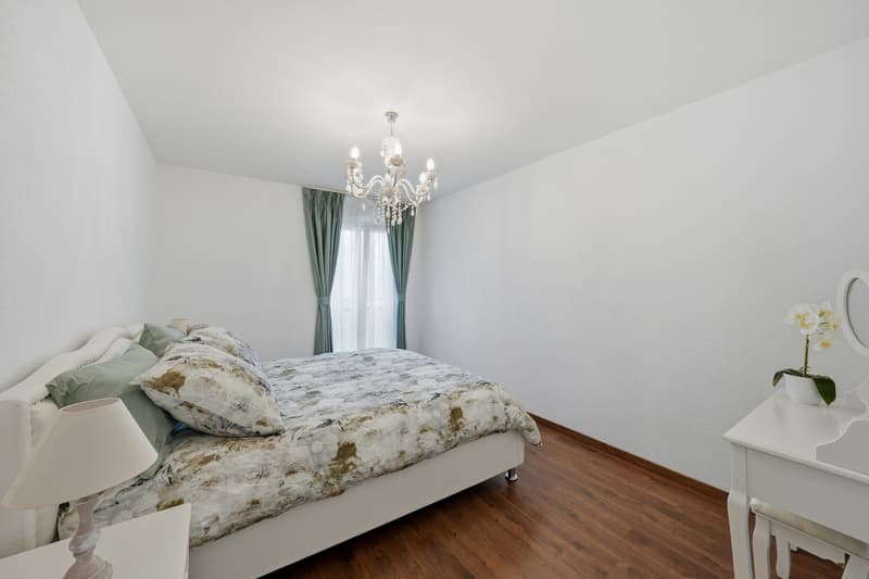TWO STEPS FROM THE SHORE - SPACIOUS ATTIC APARTMENT WITH BALCONY AND LAKE VIEW (10)