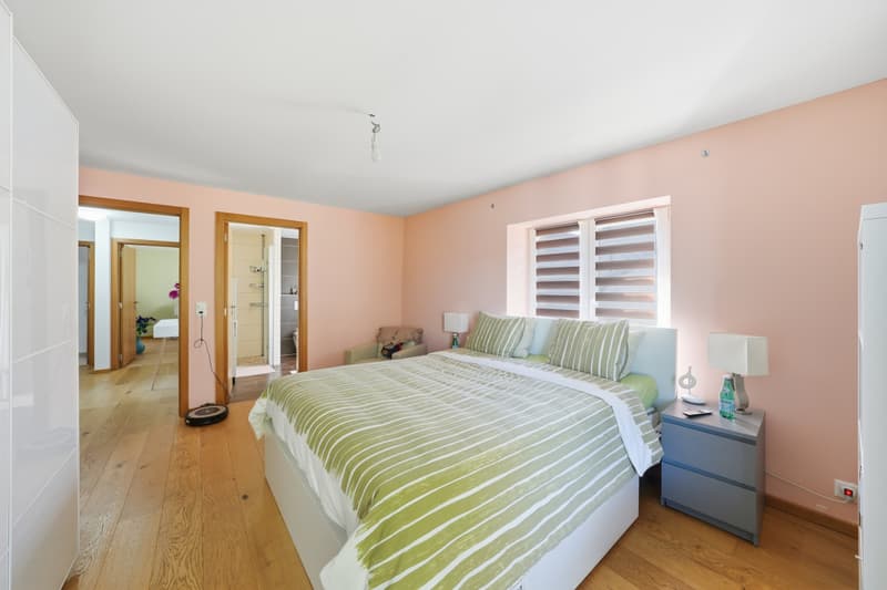 Villa familiare in posizione tranquilla con grande giardino (5)
