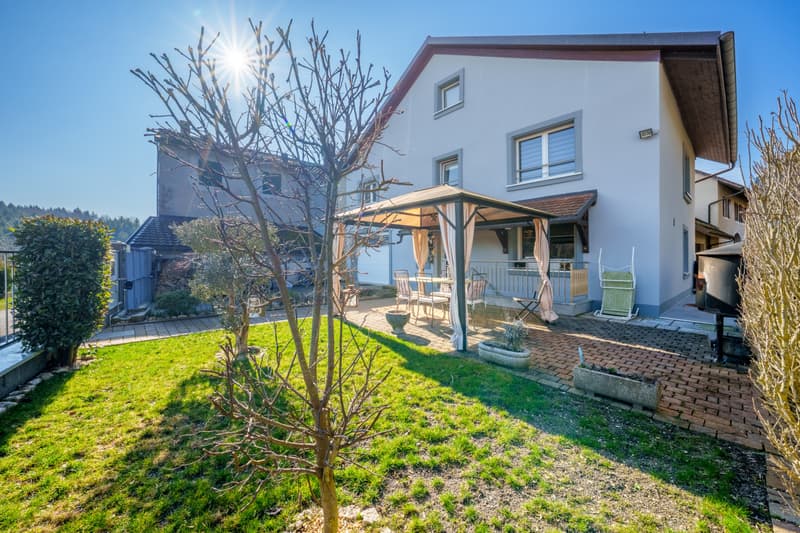 Villa familiare in posizione tranquilla con grande giardino (8)