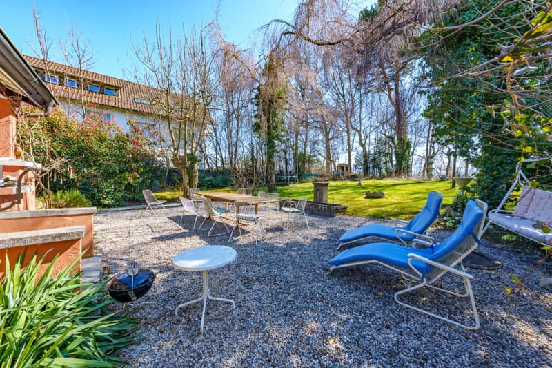 EXCLUSIVE - Elegant renovated villa in a peaceful setting (2)
